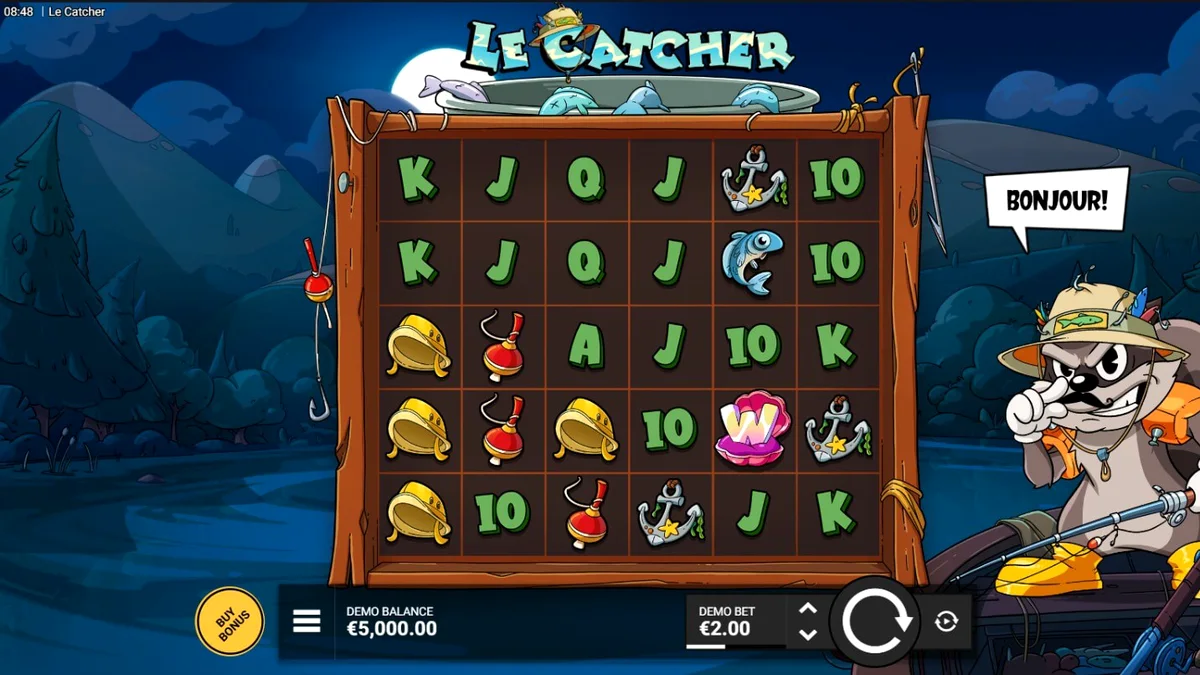 Raccoon angler character in the night-themed Le Catcher slot game
